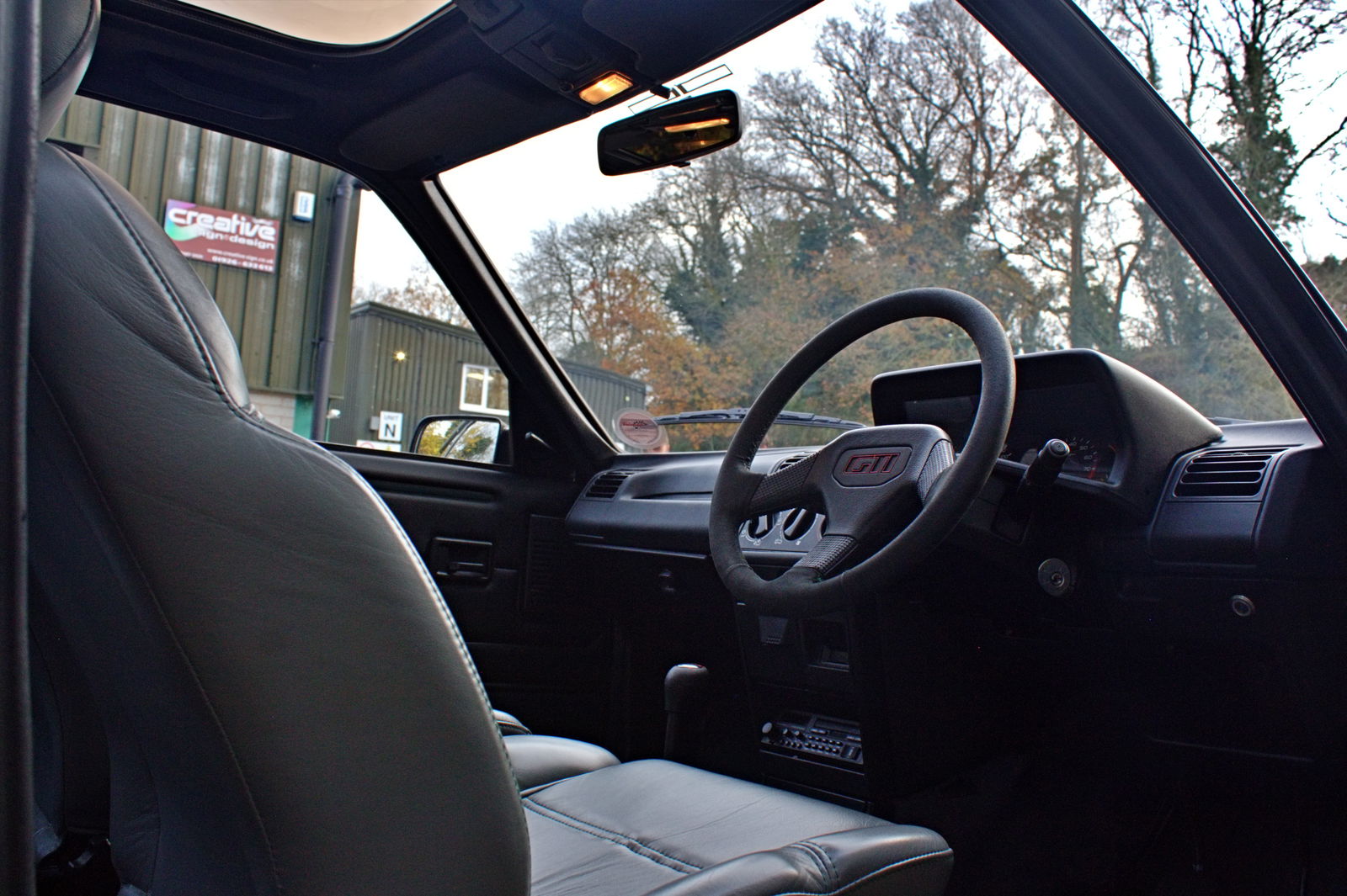 Peugeot 205 GTi Tolman Edition - interior